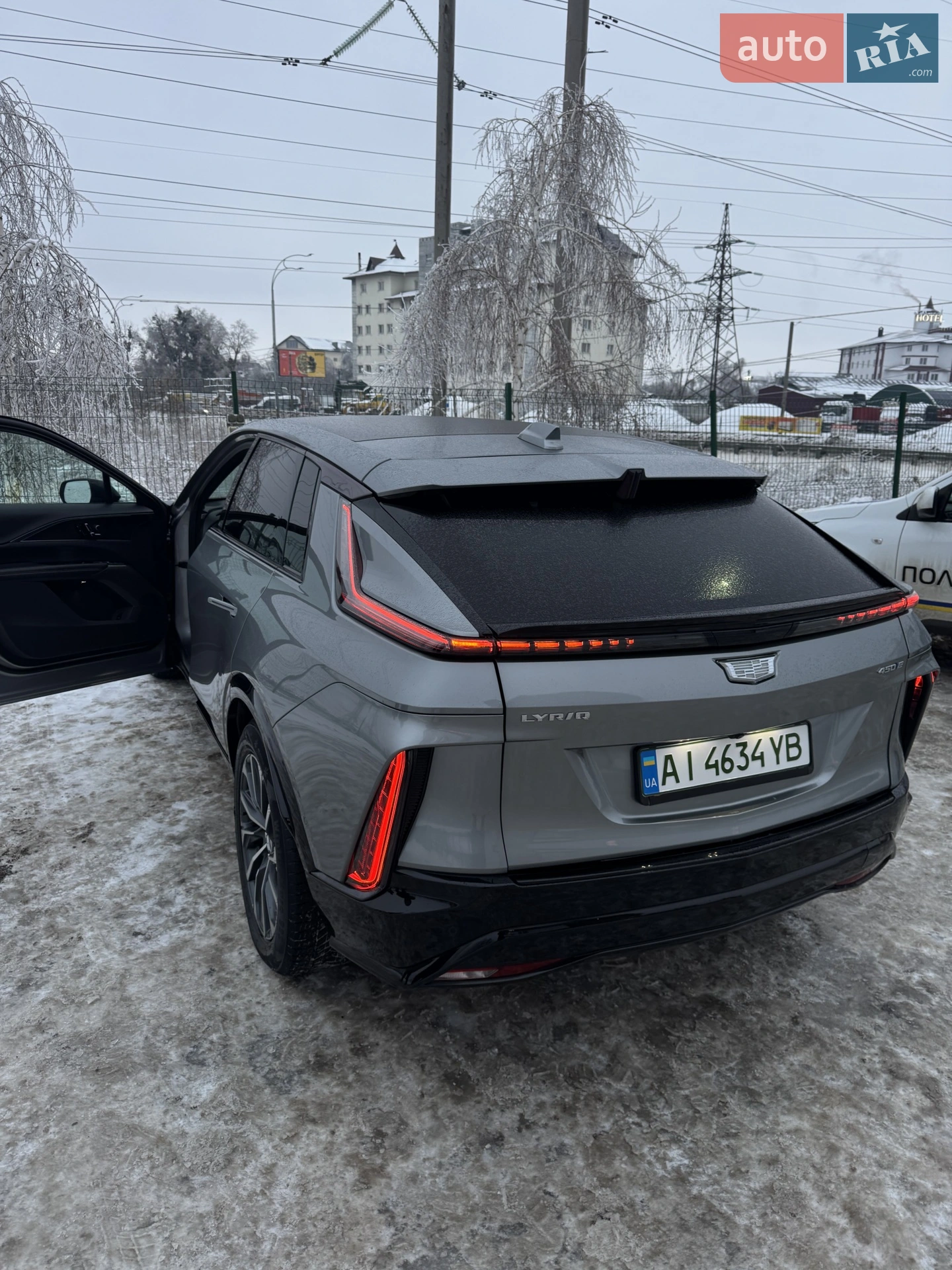 2023 Cadillac Lyriq - мініатюра 3