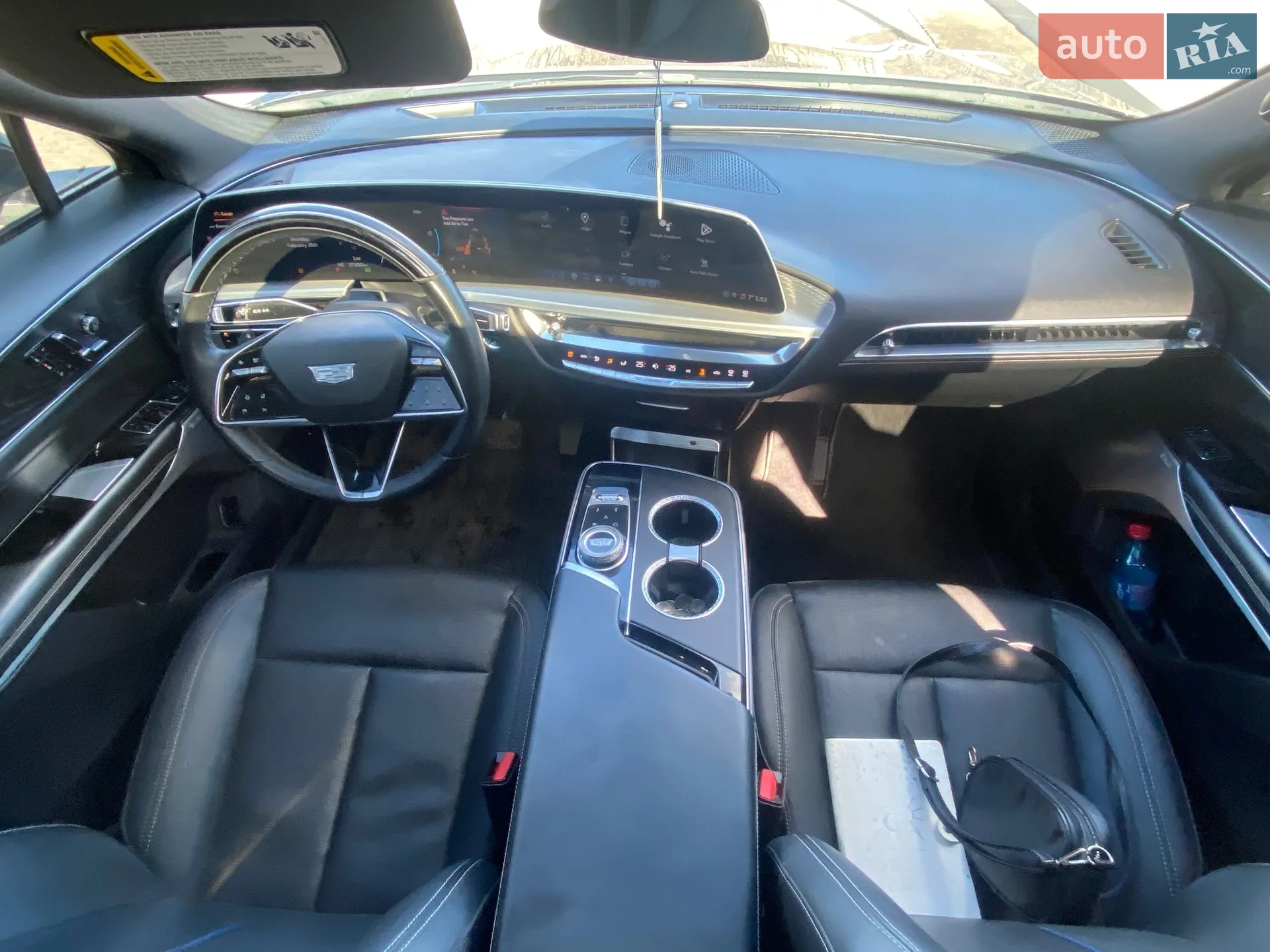 2023 Cadillac Lyriq - мініатюра 23