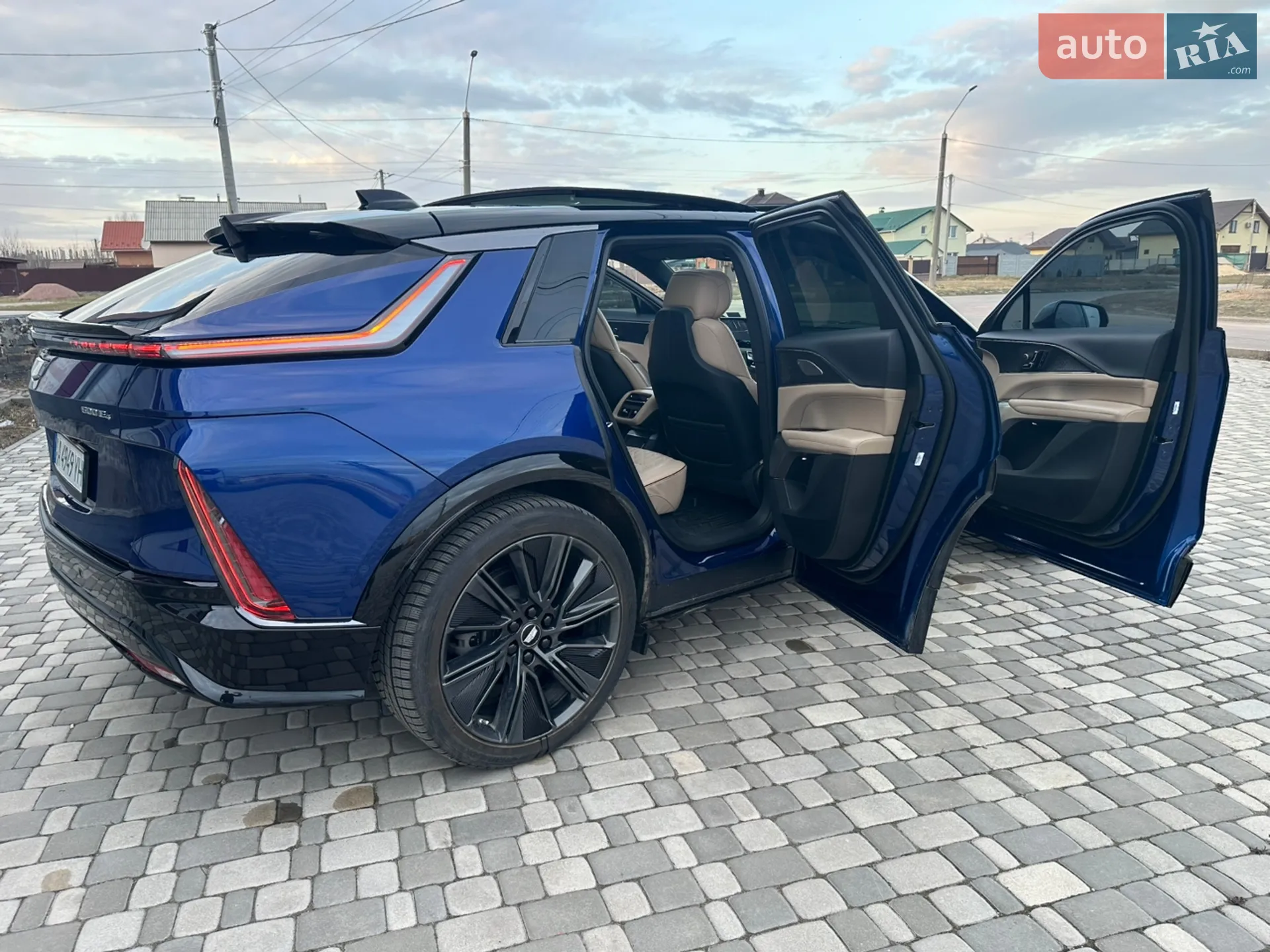 2023 Cadillac Lyriq - мініатюра 18