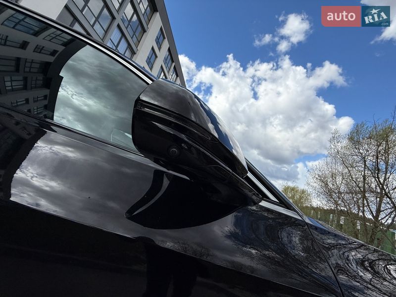 Внедорожник / Кроссовер Cadillac Lyriq 2024 в Новояворовске