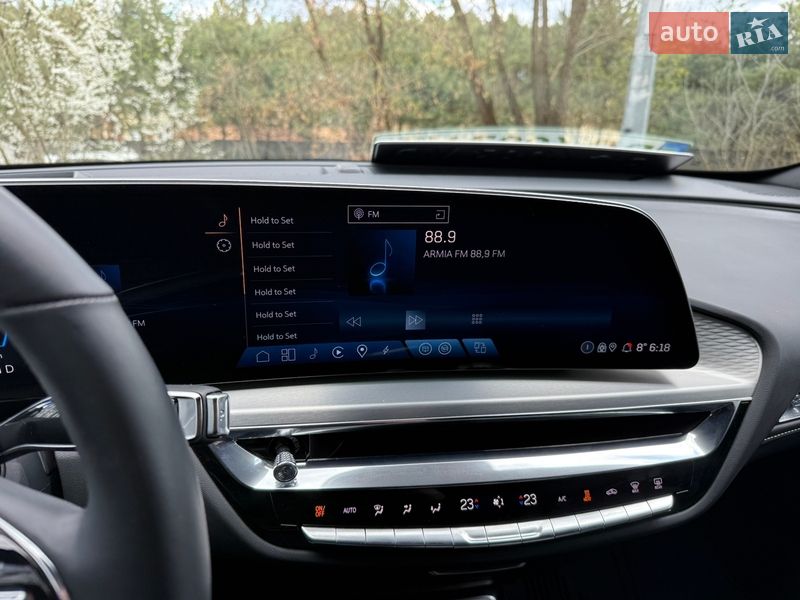 Внедорожник / Кроссовер Cadillac Lyriq 2024 в Новояворовске