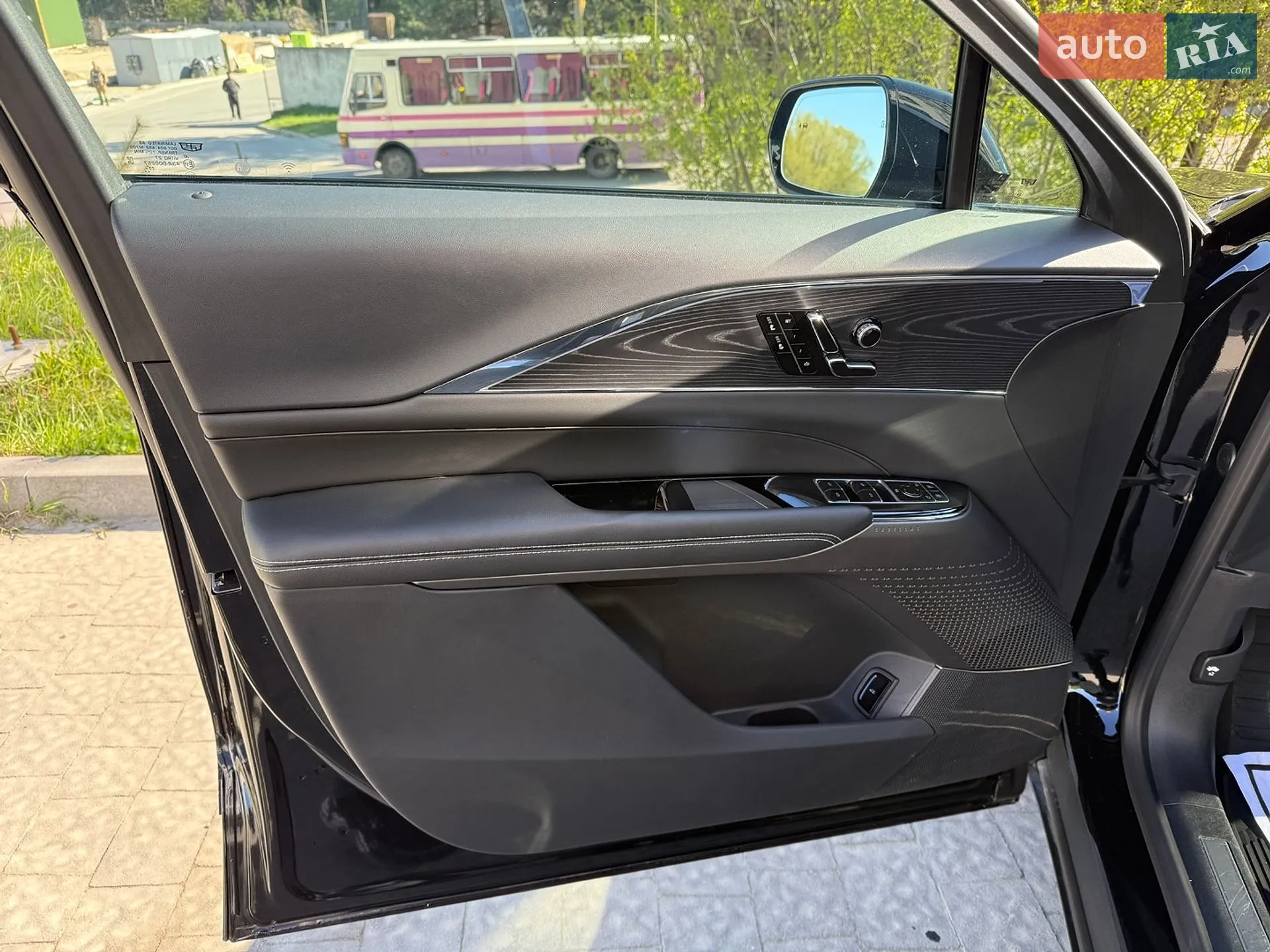 2024 Cadillac Lyriq - мініатюра 63