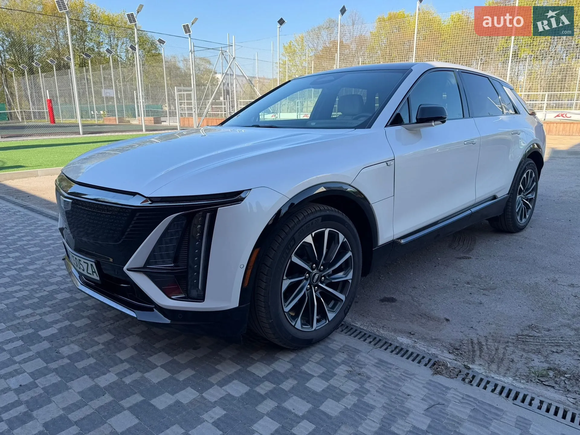 2023 Cadillac Lyriq - мініатюра 3