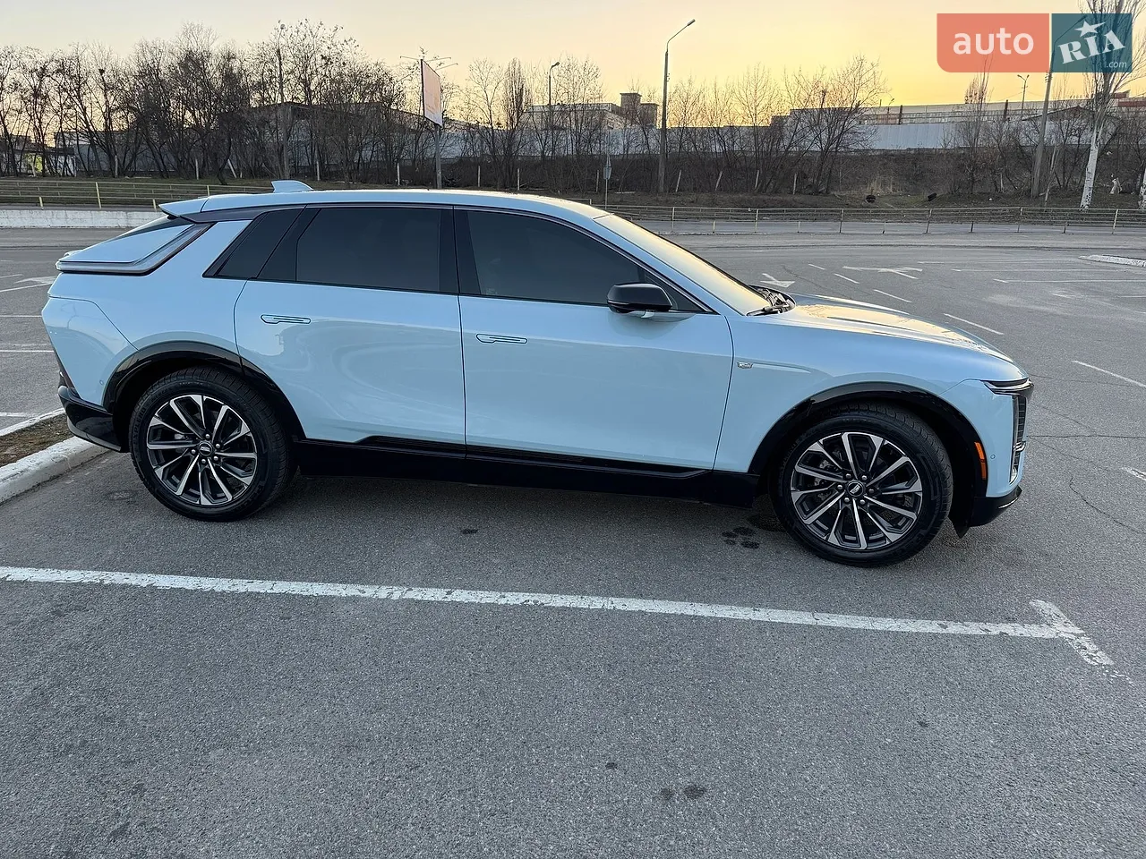 2023 Cadillac Lyriq - мініатюра 14