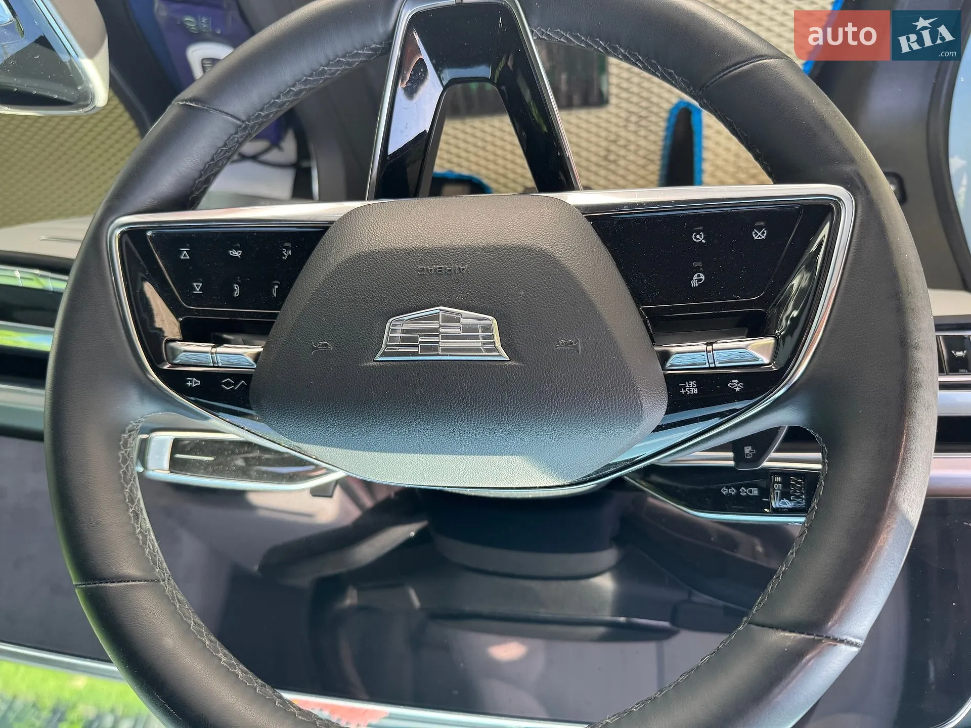 2023 Cadillac Lyriq - мініатюра 16