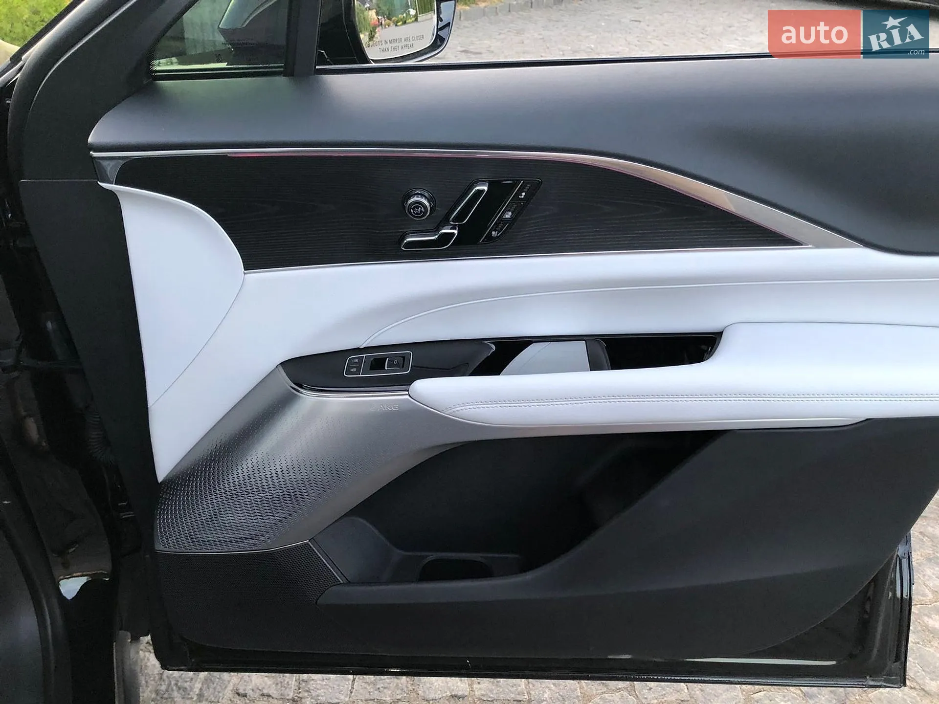 2024 Cadillac Lyriq - мініатюра 27