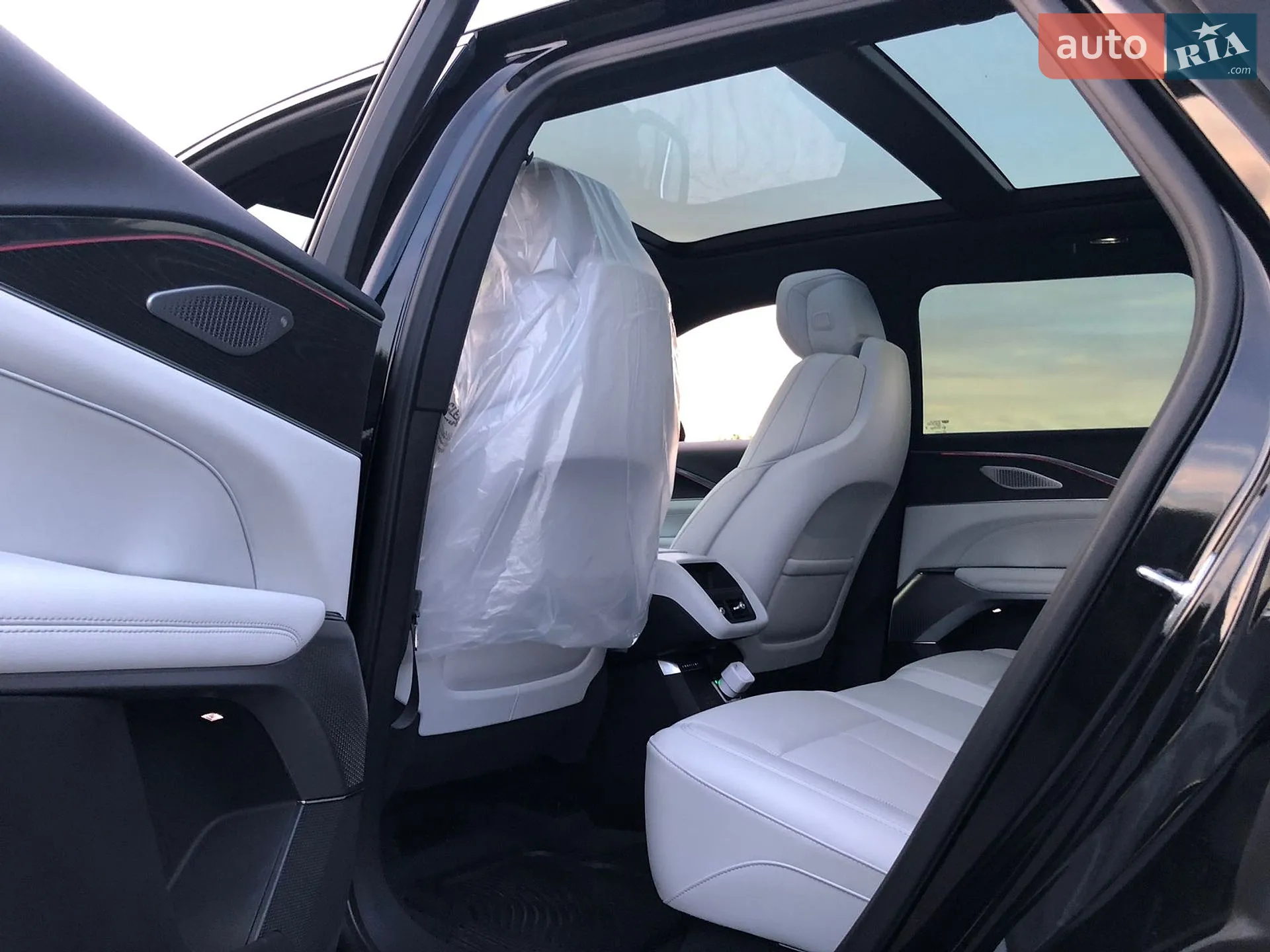 2024 Cadillac Lyriq - мініатюра 34