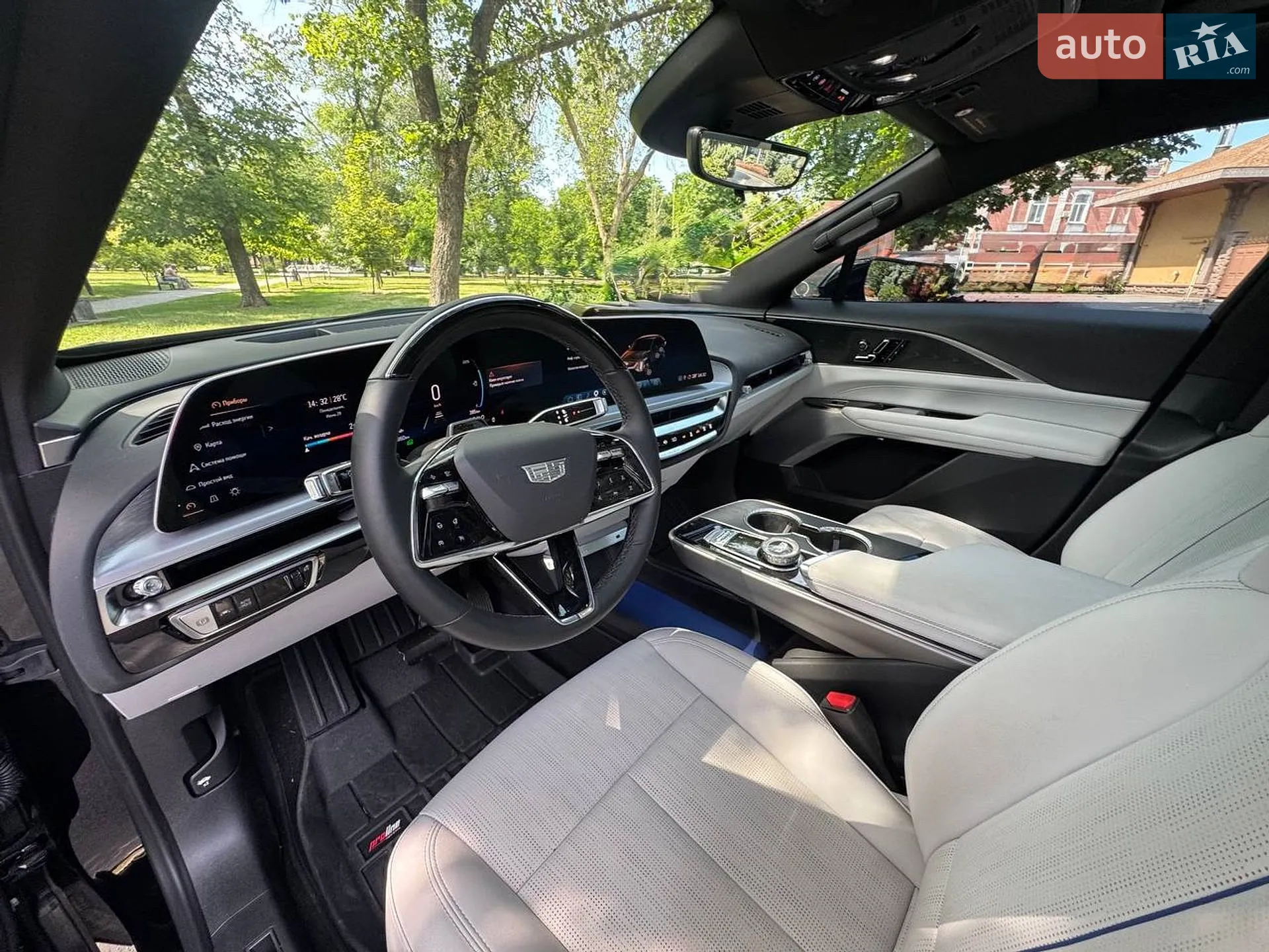 2025 Cadillac Lyriq - мініатюра 17
