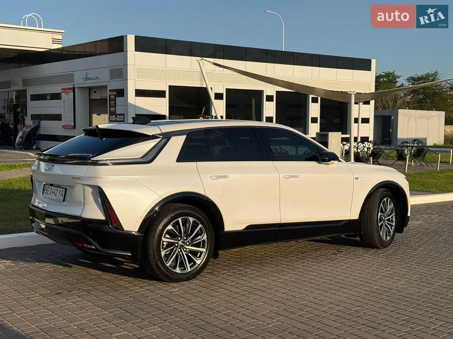 2024 Cadillac Lyriq - мініатюра 8