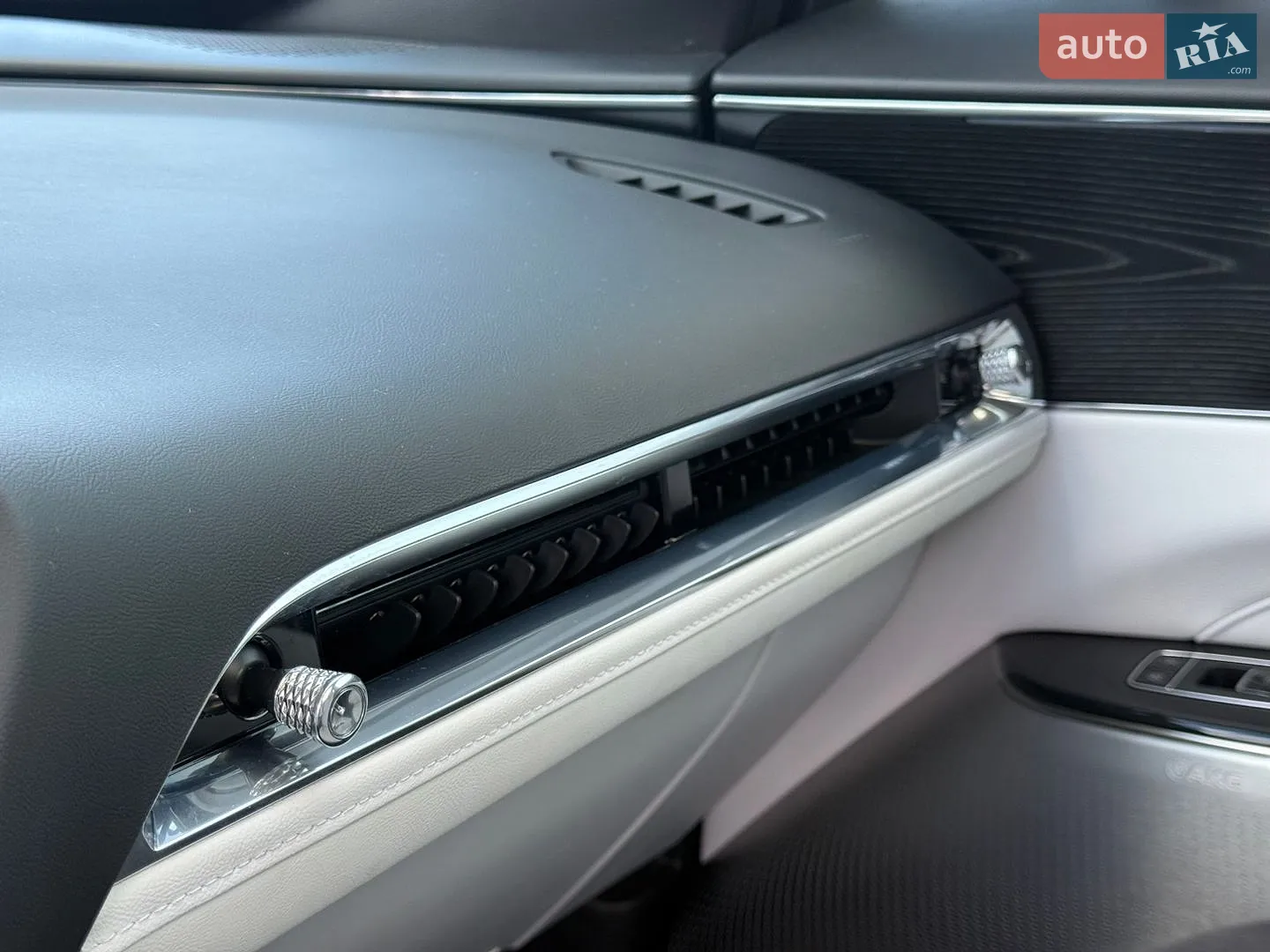 2024 Cadillac Lyriq - мініатюра 18
