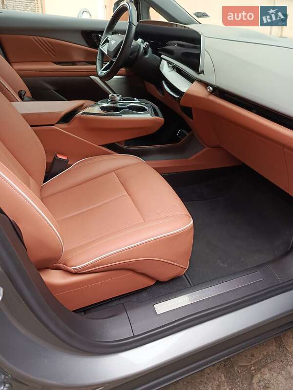 Позашляховик / Кросовер Cadillac  Optiq 2024 в Дніпрі