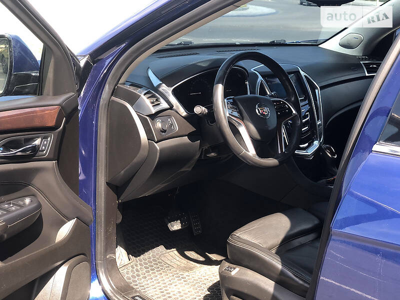 Внедорожник / Кроссовер Cadillac SRX 2013 в Виннице