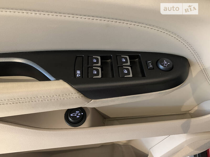 Внедорожник / Кроссовер Cadillac SRX 2014 в Киеве