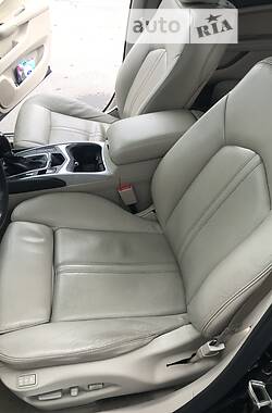Позашляховик / Кросовер Cadillac SRX 2010 в 