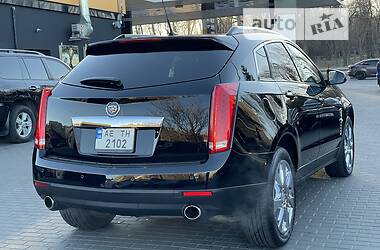 Внедорожник / Кроссовер Cadillac SRX 2010 в 