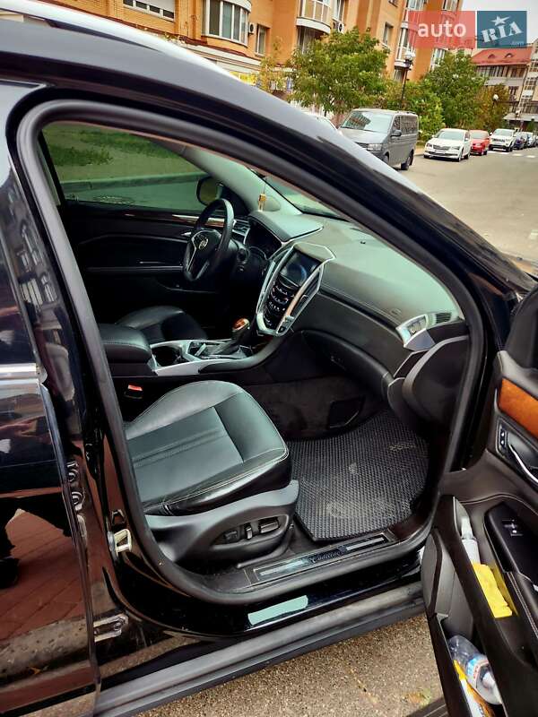 Позашляховик / Кросовер Cadillac SRX 2013 в Києві