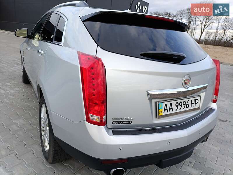 Позашляховик / Кросовер Cadillac SRX 2011 в Броварах
