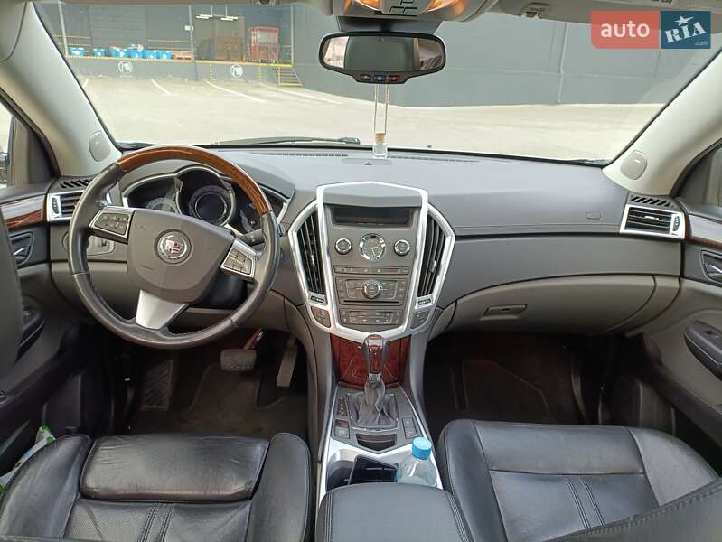 Позашляховик / Кросовер Cadillac SRX 2011 в Броварах