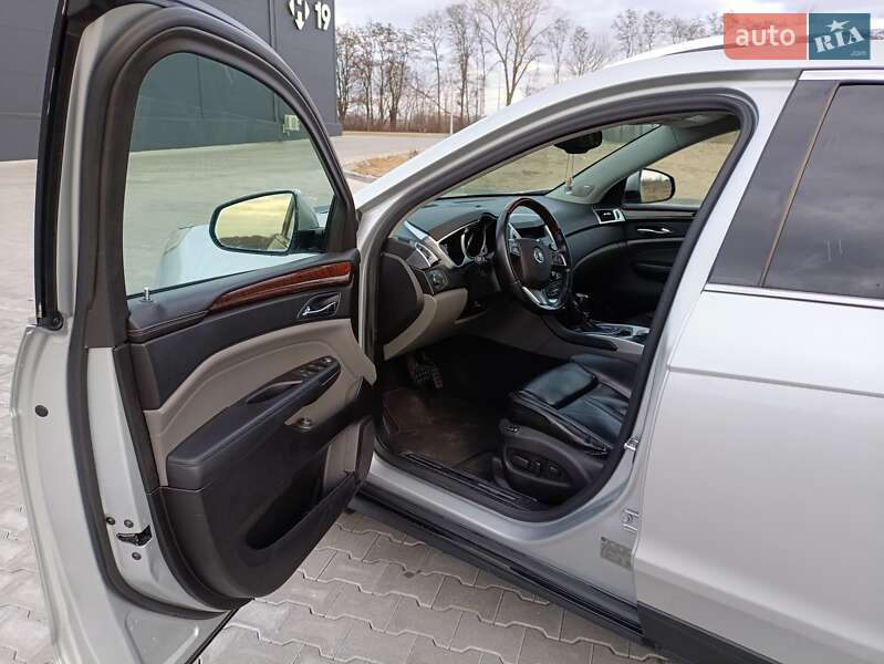 Позашляховик / Кросовер Cadillac SRX 2011 в Броварах