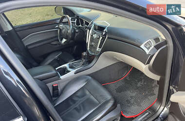 Позашляховик / Кросовер Cadillac SRX 2011 в 