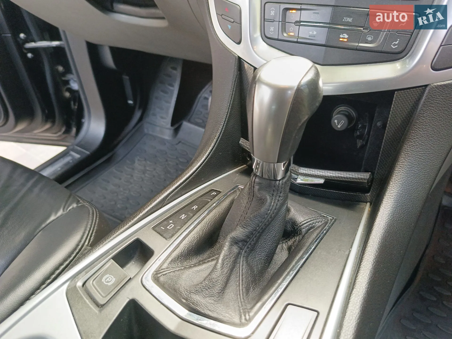2010 Cadillac SRX - мініатюра 32