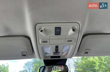 Внедорожник / Кроссовер Cadillac SRX 2010 в 