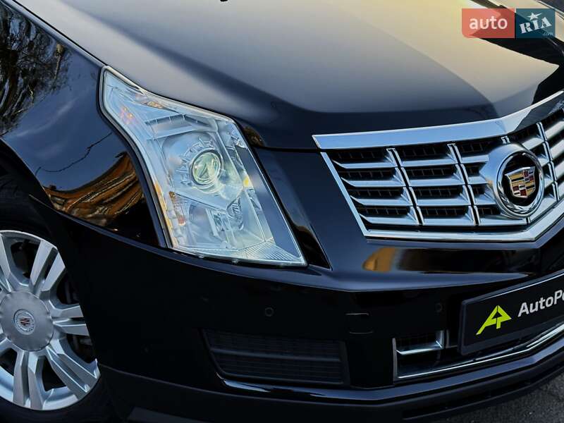 Позашляховик / Кросовер Cadillac SRX 2014 в Києві