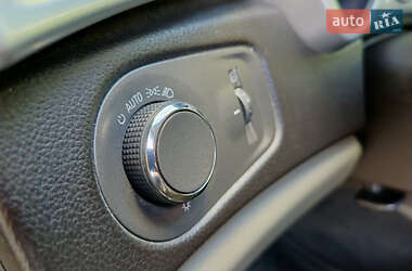 Внедорожник / Кроссовер Cadillac SRX 2010 в 
