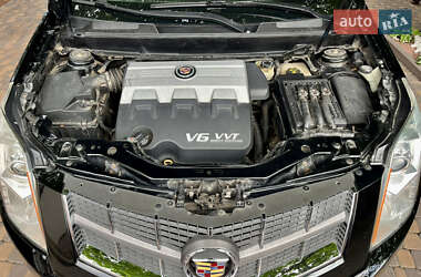 Внедорожник / Кроссовер Cadillac SRX 2010 в 