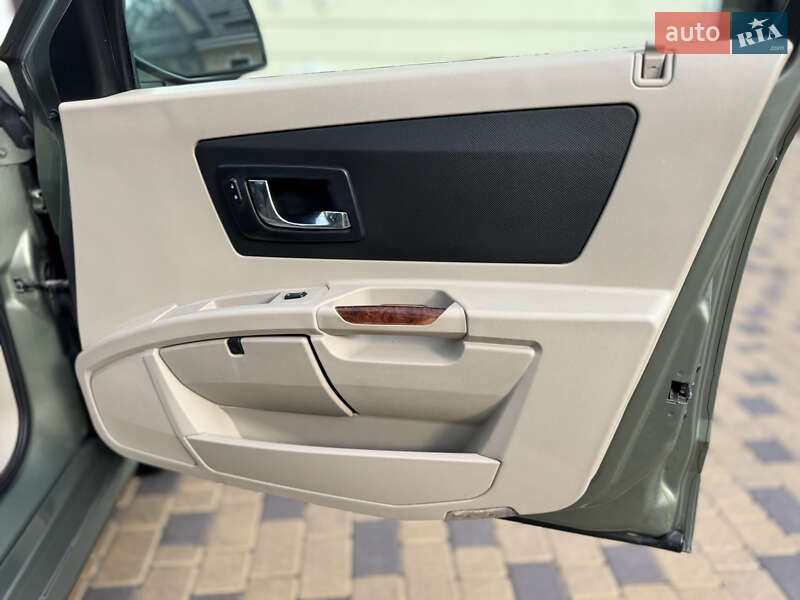 Внедорожник / Кроссовер Cadillac SRX 2004 в Могилев-Подольске