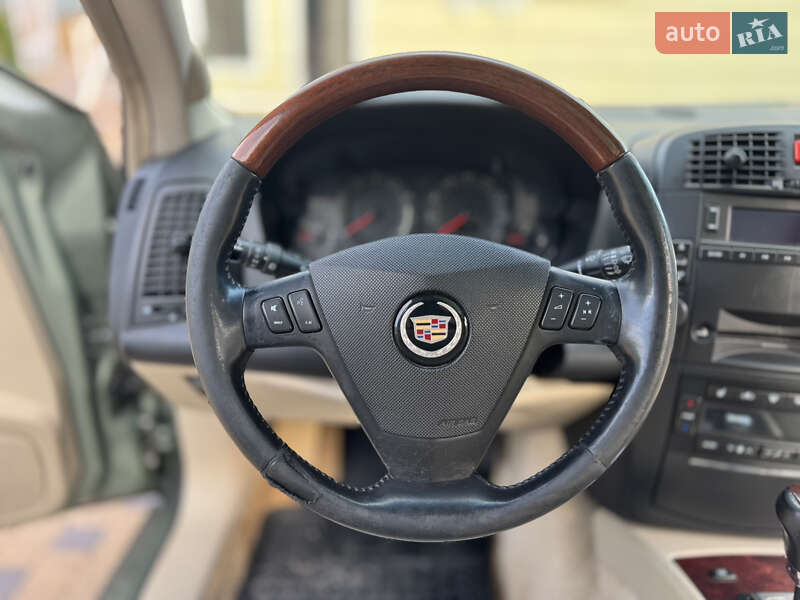 Внедорожник / Кроссовер Cadillac SRX 2004 в Могилев-Подольске