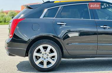 Позашляховик / Кросовер Cadillac SRX 2011 в 
