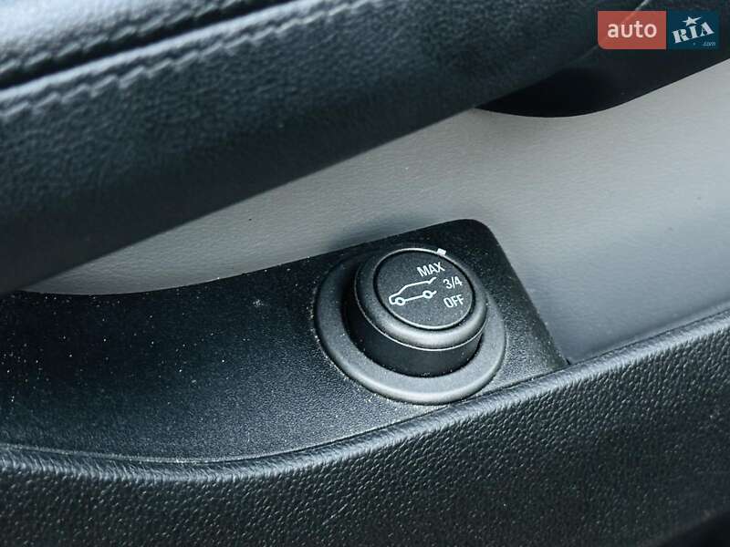 Позашляховик / Кросовер Cadillac SRX 2011 в Харкові