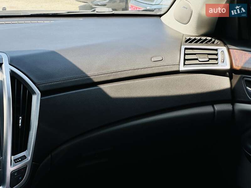 Позашляховик / Кросовер Cadillac SRX 2011 в Харкові