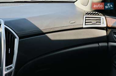 Позашляховик / Кросовер Cadillac SRX 2011 в 