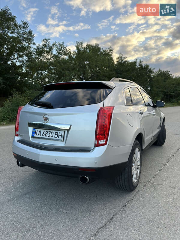 Позашляховик / Кросовер Cadillac SRX 2011 в Києві