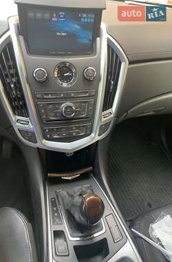 Внедорожник / Кроссовер Cadillac SRX 2011 в 