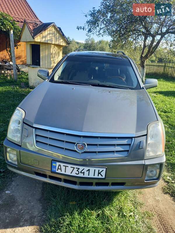 Позашляховик / Кросовер Cadillac SRX 2004 в Калуші
