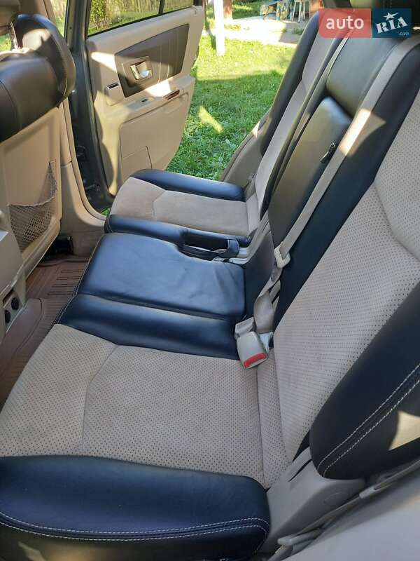 Позашляховик / Кросовер Cadillac SRX 2004 в Калуші