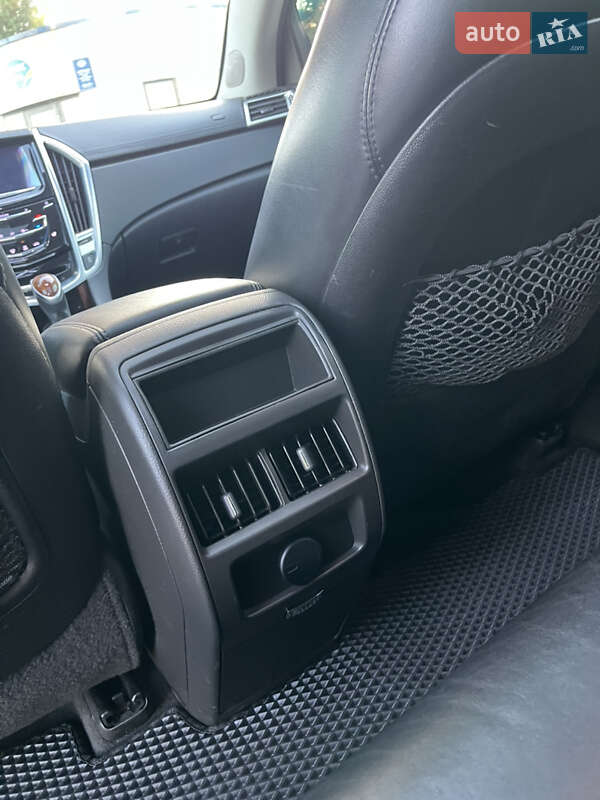 Внедорожник / Кроссовер Cadillac SRX 2015 в Жмеринке