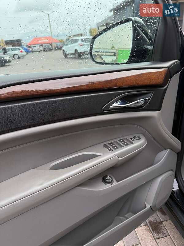 Позашляховик / Кросовер Cadillac SRX 2011 в Лубнах