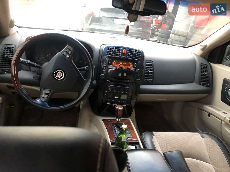 Внедорожник / Кроссовер Cadillac SRX 2004 в Калуше