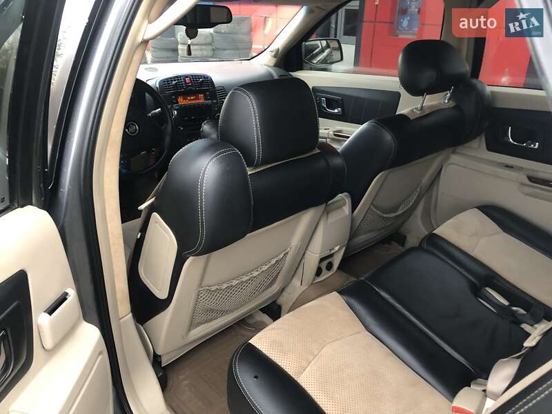 Внедорожник / Кроссовер Cadillac SRX 2004 в Калуше