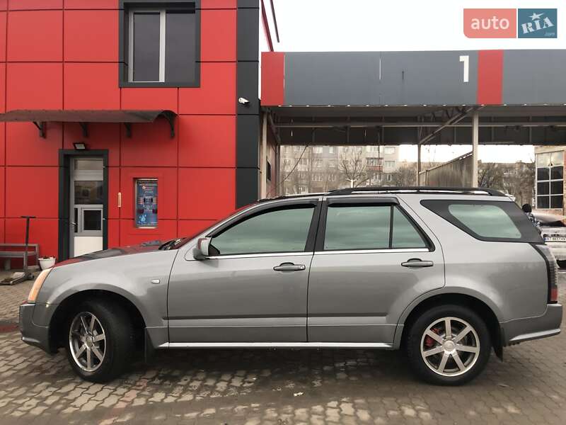 Внедорожник / Кроссовер Cadillac SRX 2004 в Калуше