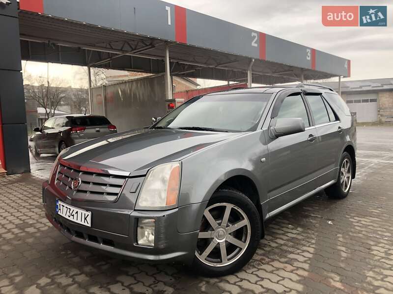 Внедорожник / Кроссовер Cadillac SRX 2004 в Калуше
