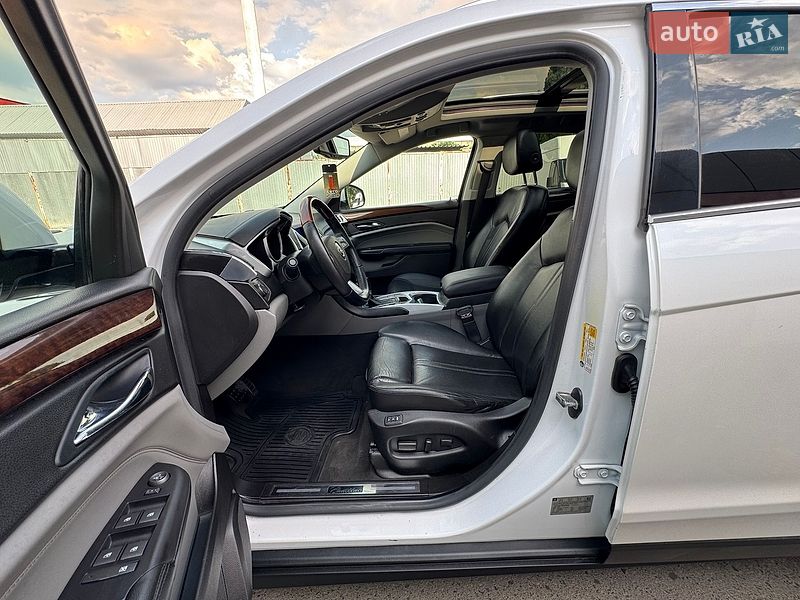 Внедорожник / Кроссовер Cadillac SRX 2011 в Одессе
