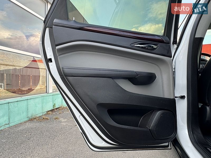 Внедорожник / Кроссовер Cadillac SRX 2011 в Одессе