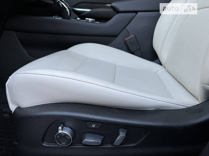 Внедорожник / Кроссовер Cadillac XT4 2021 в Киеве