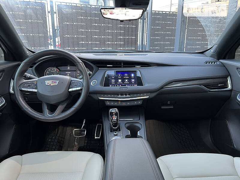 Внедорожник / Кроссовер Cadillac XT4 2021 в Киеве