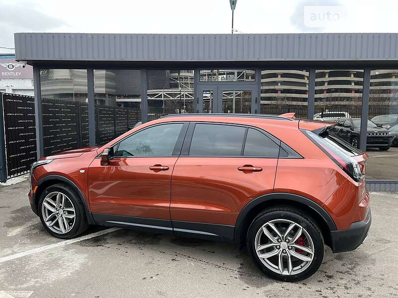 Внедорожник / Кроссовер Cadillac XT4 2021 в Киеве